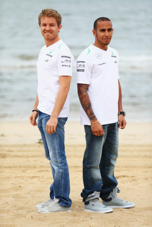 418968_482939025106480_2092769051_n