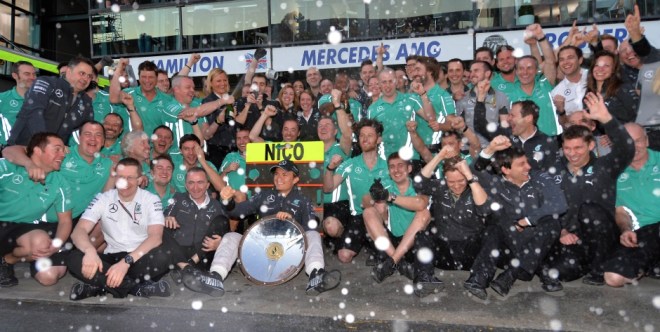 die-erste-silberware-geht-an-einen-silberpfeil