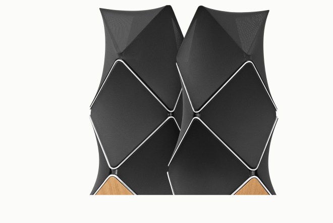 B&O_BeoLab_90_070815_03_012-011_Closeup_LOW